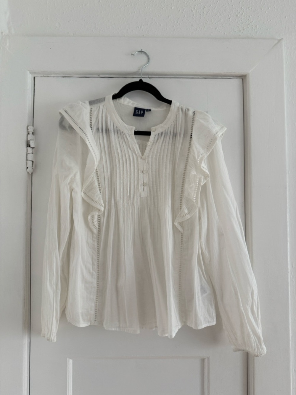 GAP White Ruffled Pintuck Long-Sleeve Blouse